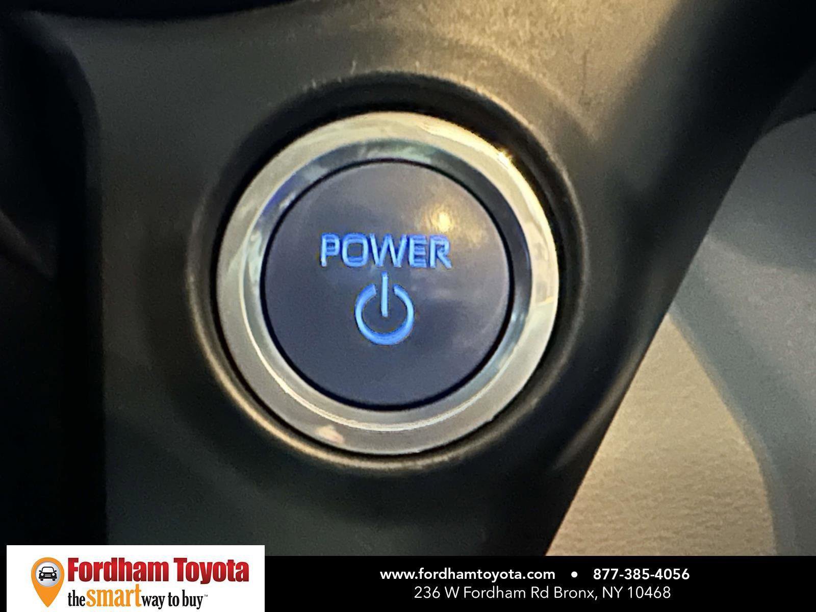 Used 2024 Toyota Sienna LE image 29