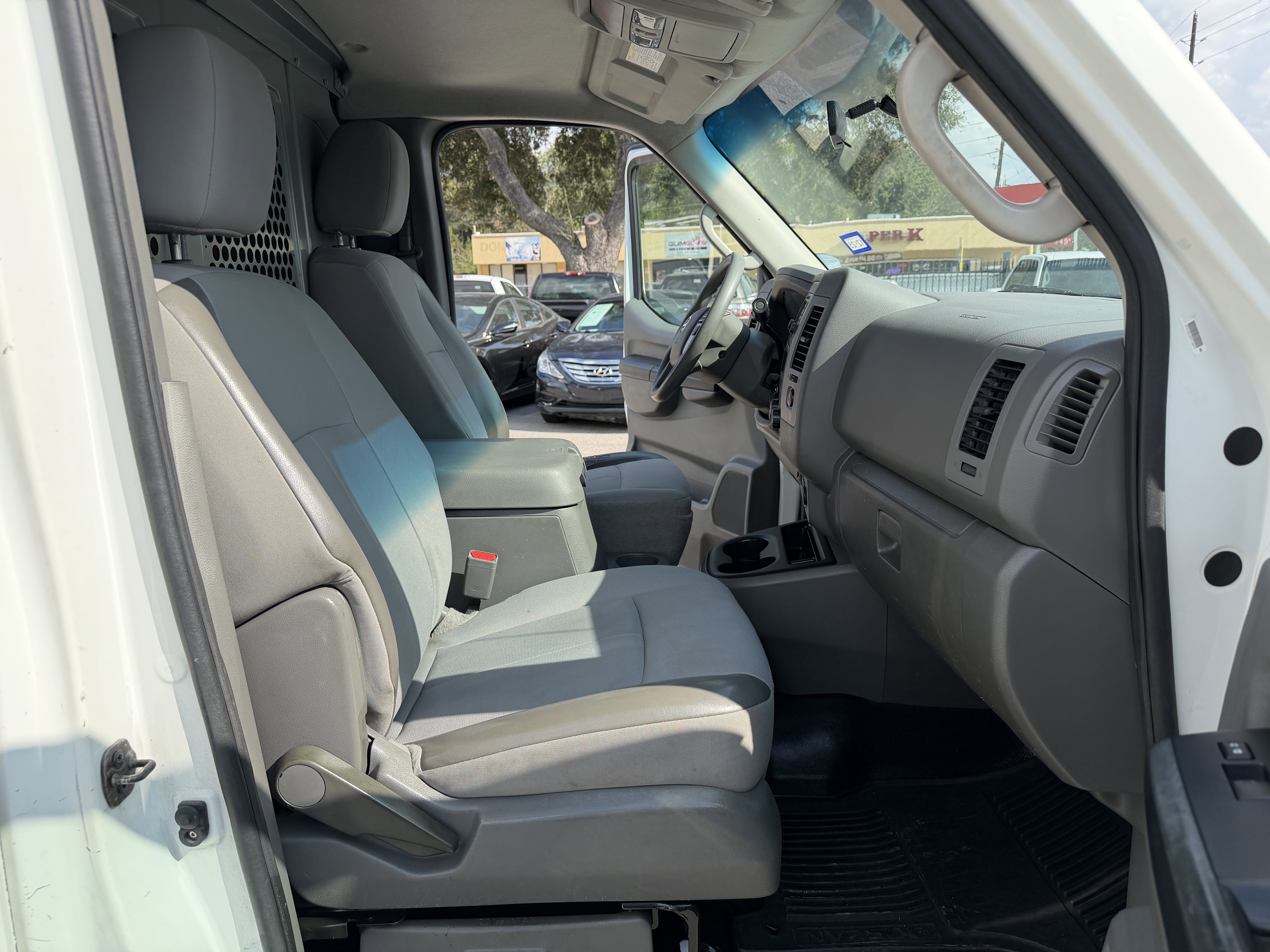 Used 2012 Nissan NV 2500 SV w/ Technology Pkg image 13