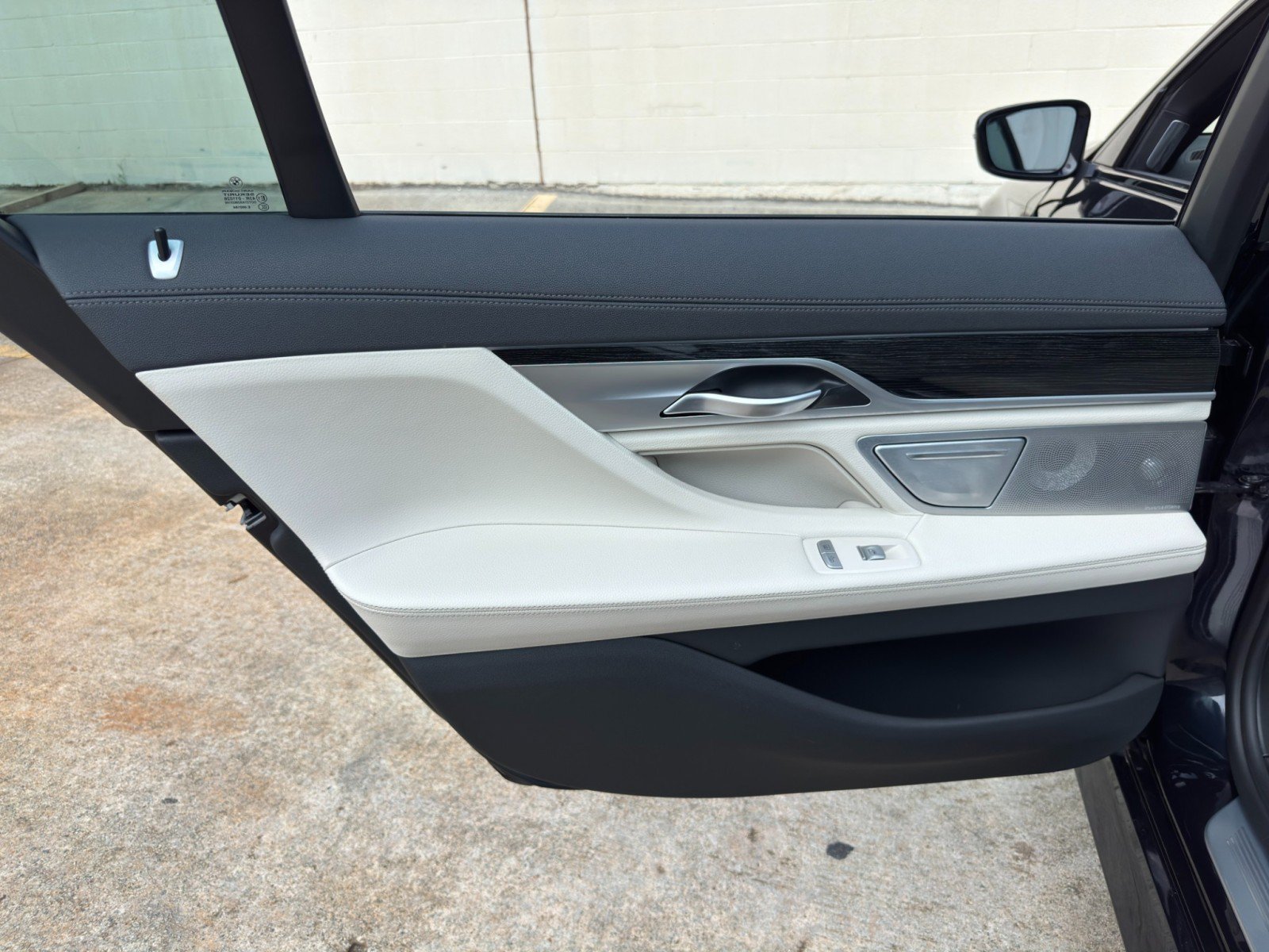 Used 2019 BMW 740i w/ M Sport Package RWD image 45