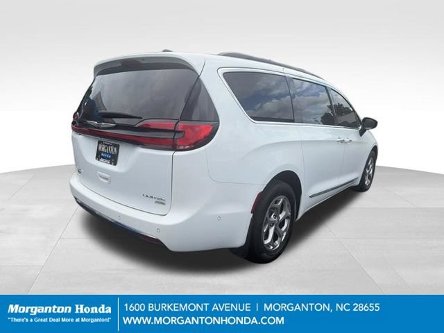 Used 2023 Chrysler Pacifica Limited w/ Uconnect Theater Family Group AWD/4WD image 7
