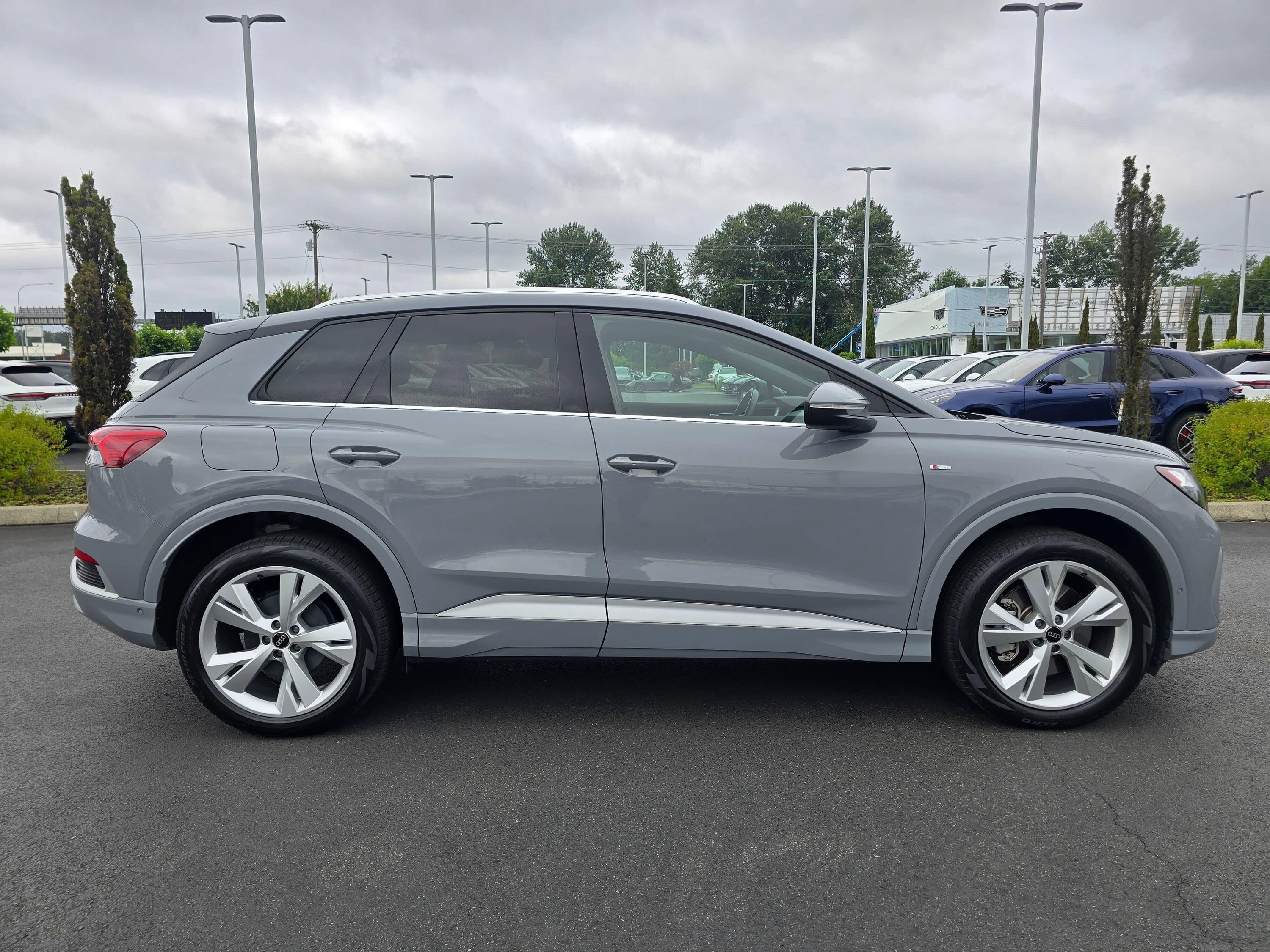 Used 2023 Audi Q4 e-tron Premium Plus w/ Premium Plus AWD/4WD image 6