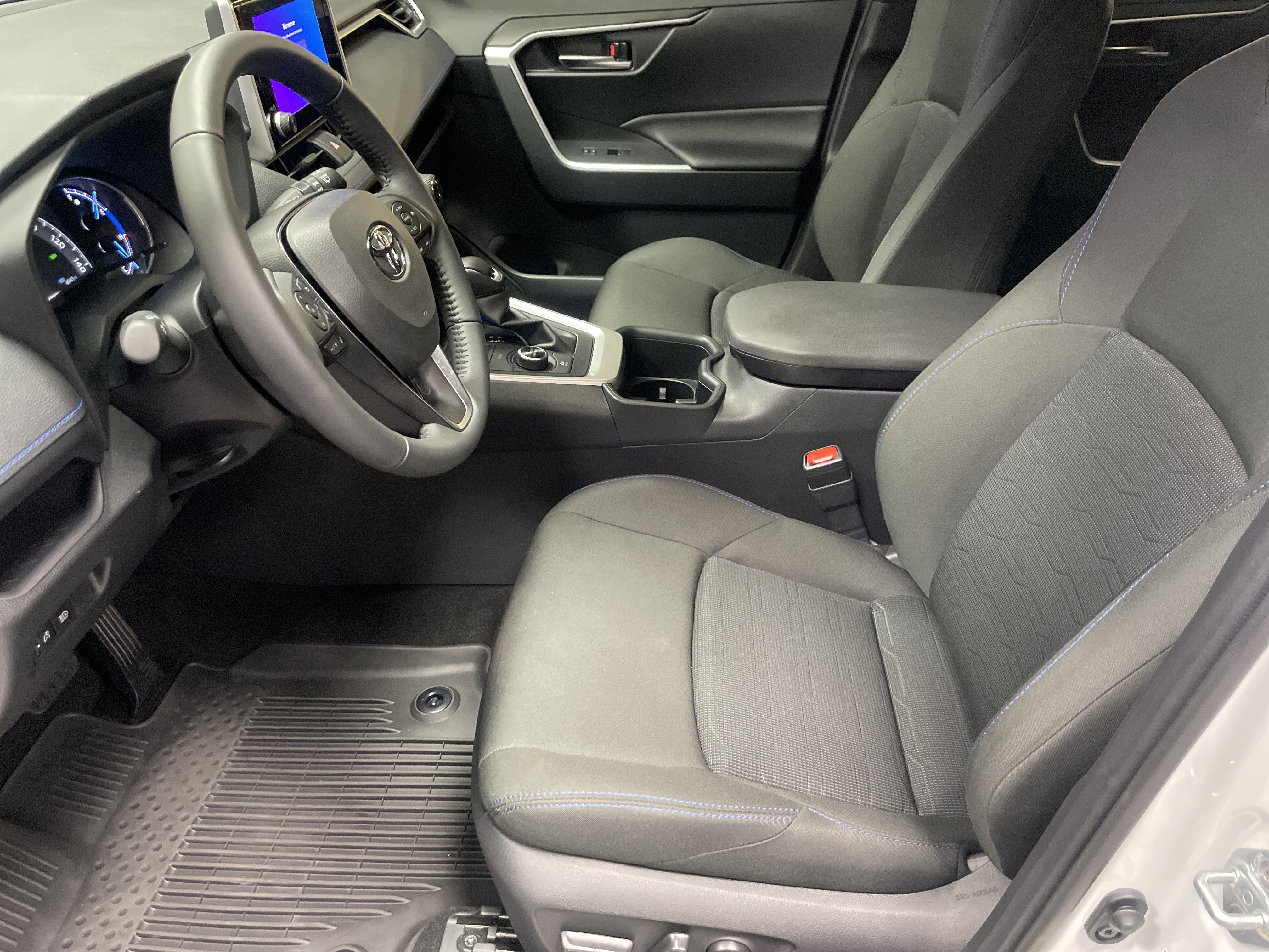 Certified 2025 Toyota RAV4 SE image 16