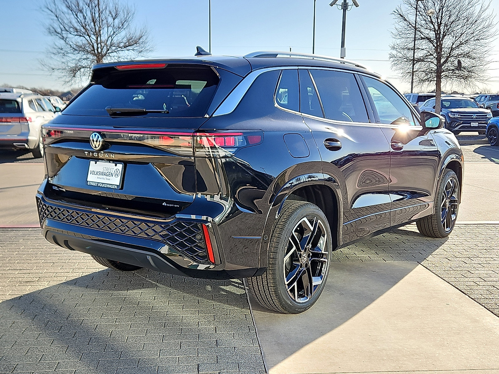 New 2026 Volkswagen Tiguan SEL R-Line image 4