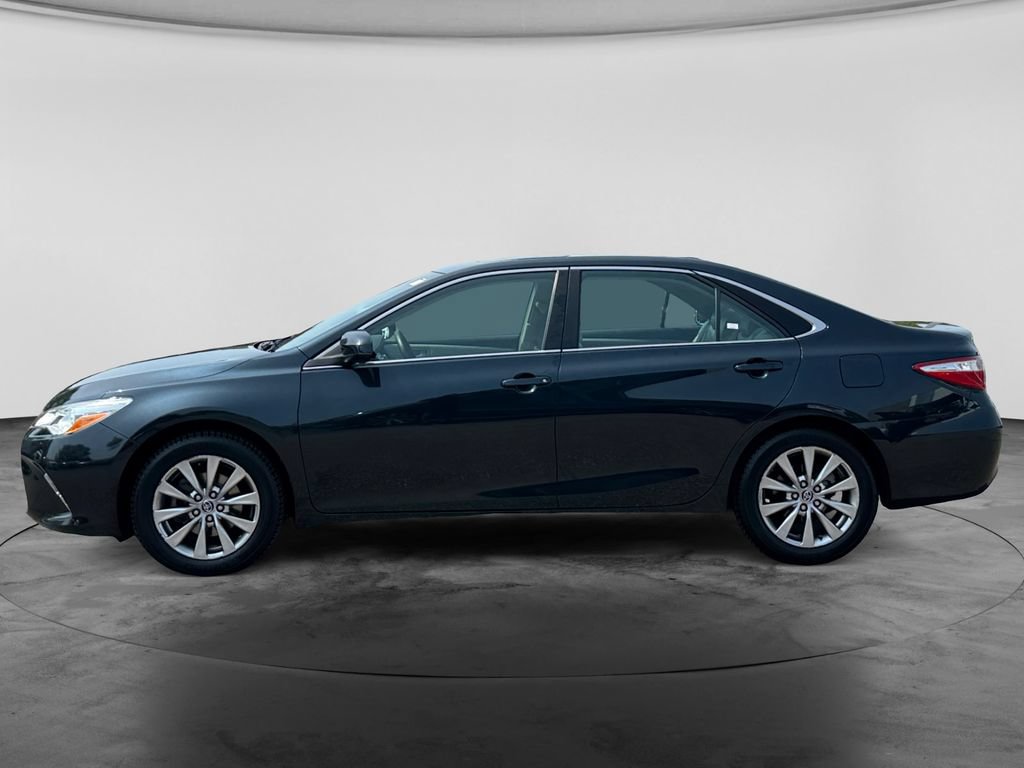 Used 2015 Toyota Camry XLE w/ Moonroof Package FWD image 6