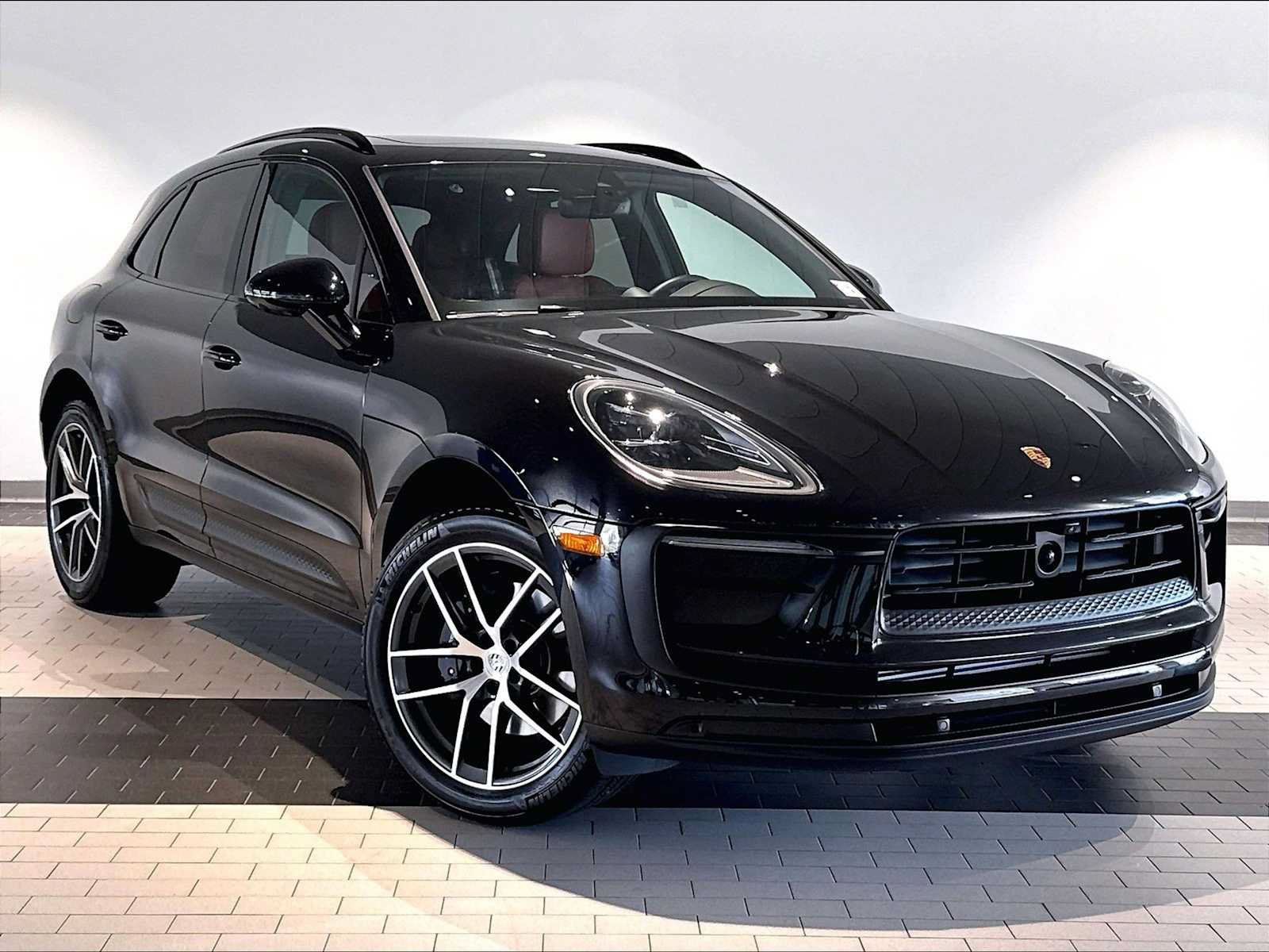 Used 2026 Porsche Macan AWD/4WD image 12