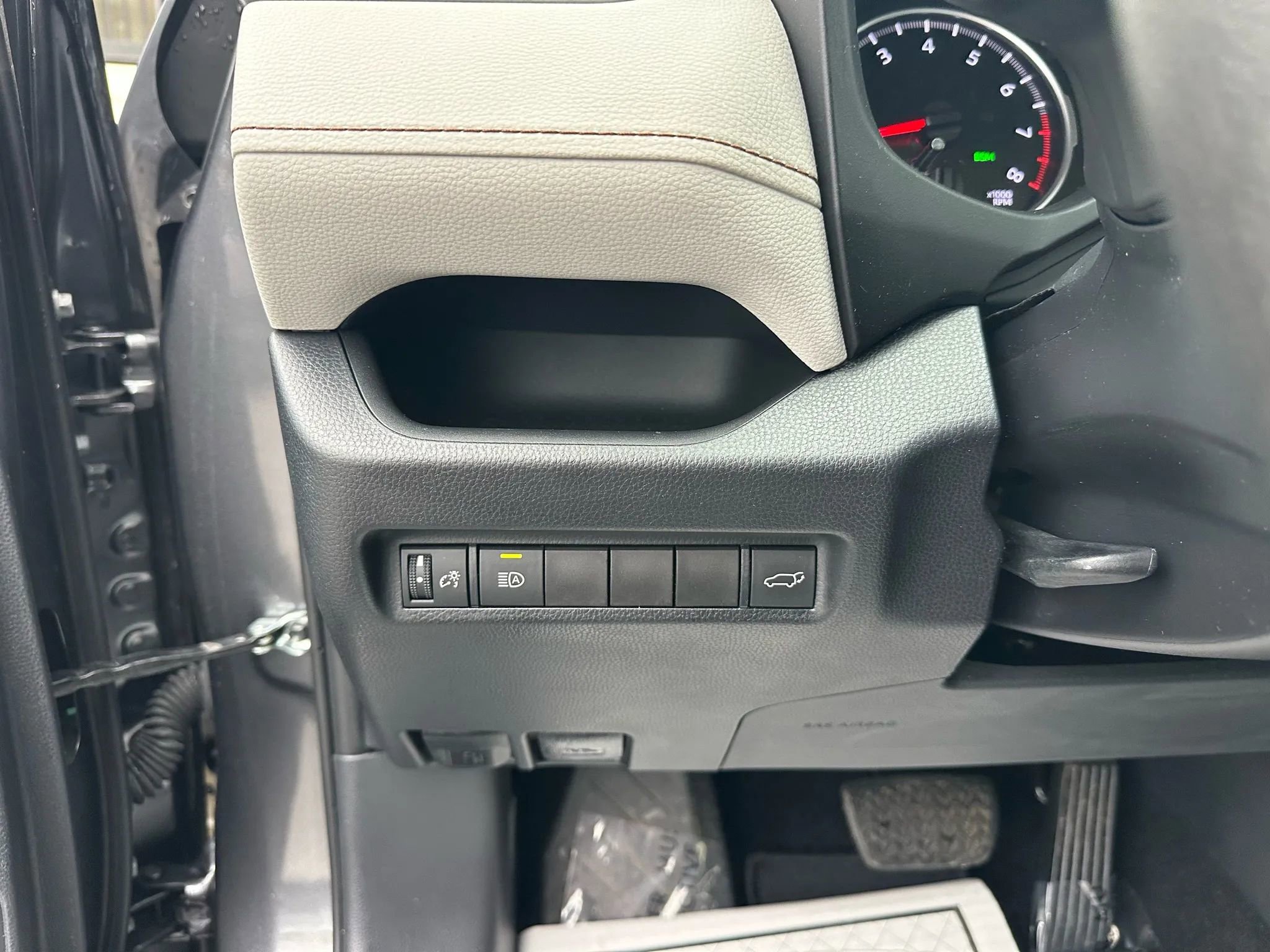 Used 2019 Toyota RAV4 XLE w/ Convenience Package image 23