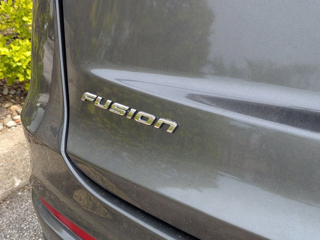 Used 2020 Ford Fusion SE FWD image 11