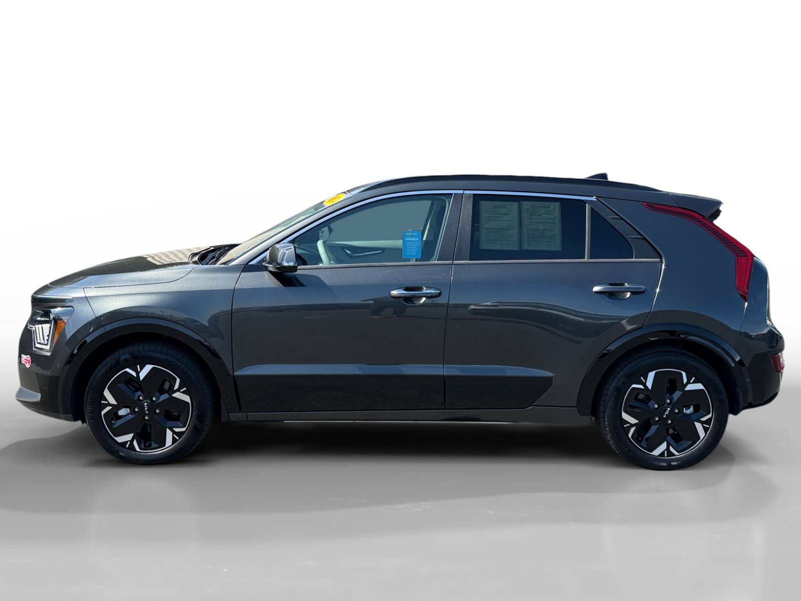 Used 2024 Kia Niro Wave FWD image 2