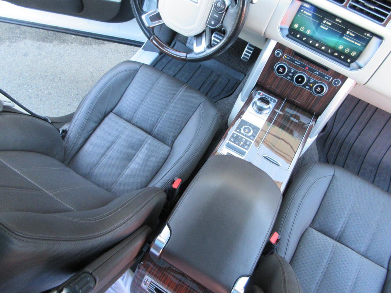 Used 2017 Land Rover Range Rover Supercharged AWD/4WD image 16