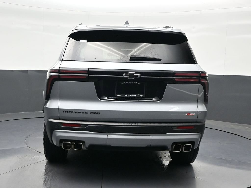 Used 2025 Chevrolet Traverse Z71 AWD/4WD image 4