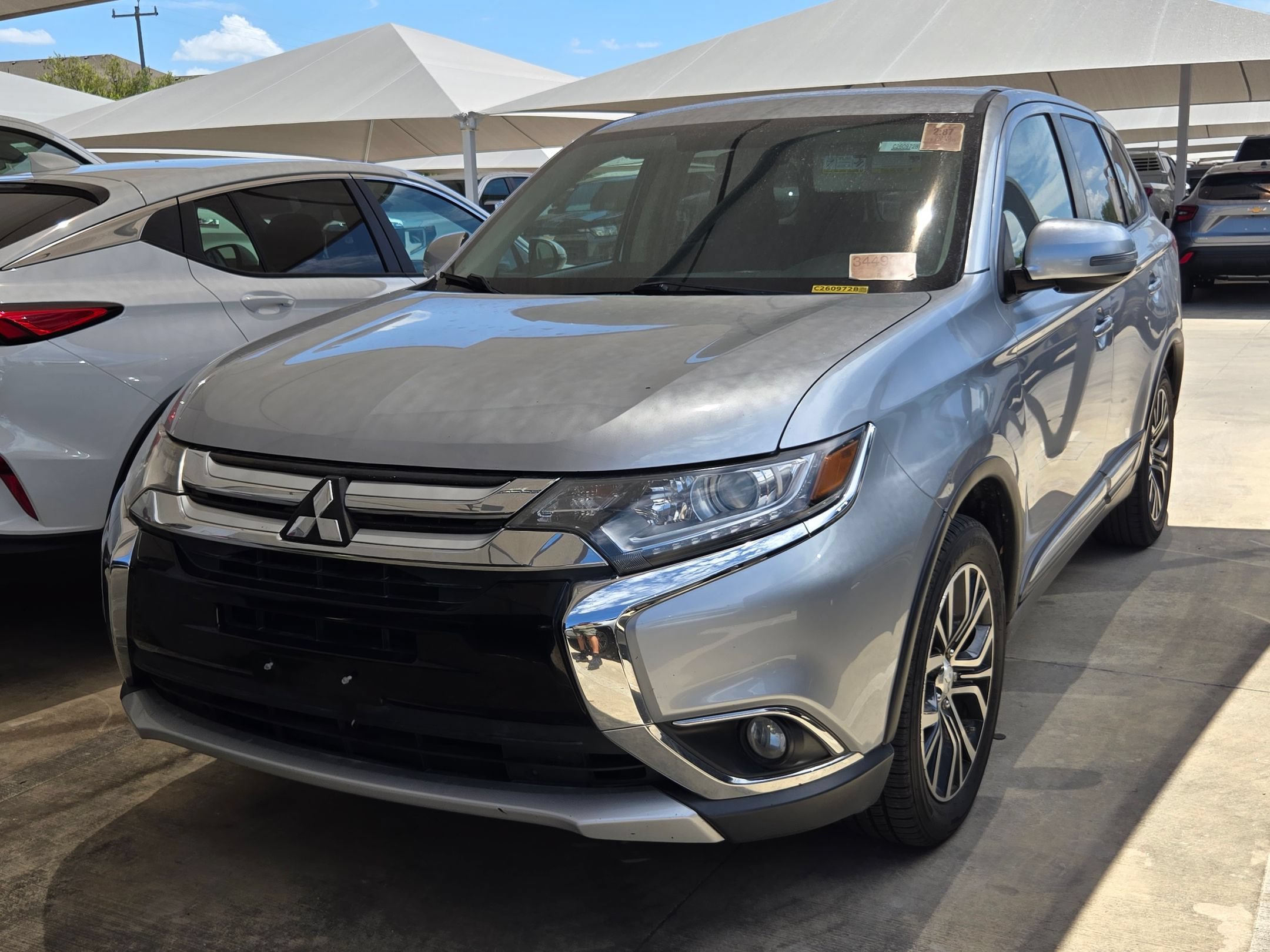 Used 2016 Mitsubishi Outlander SE FWD image 3