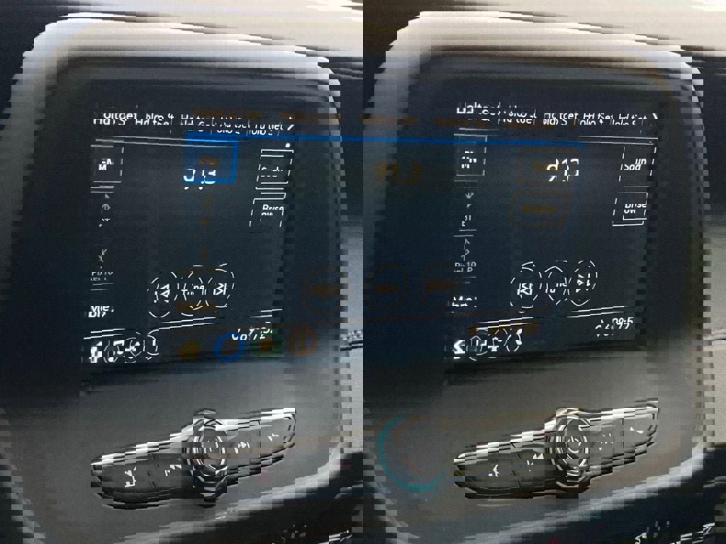 Used 2019 Chevrolet Camaro LT image 22