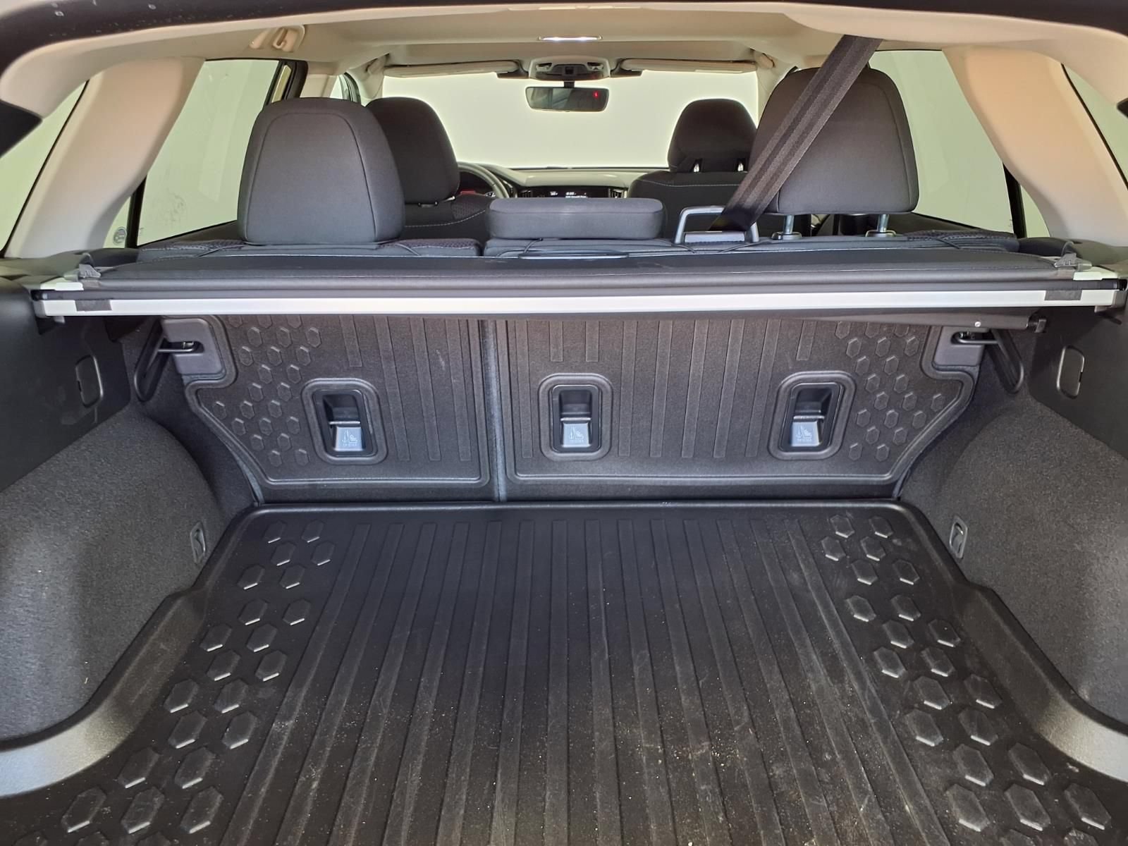 Certified 2025 Subaru Outback Premium AWD/4WD image 10