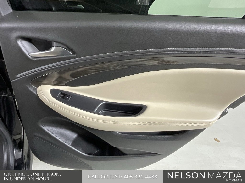 Used 2020 Buick Envision Preferred w/ LPO, Cargo Package image 22