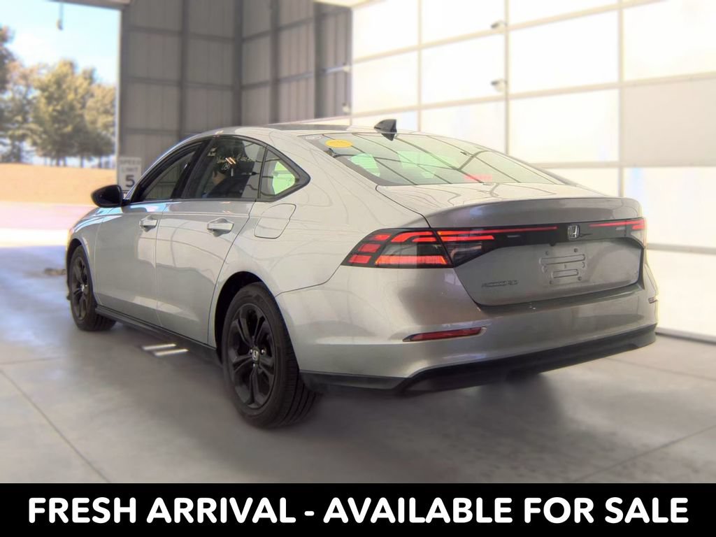 Used 2025 Honda Accord SE image 6