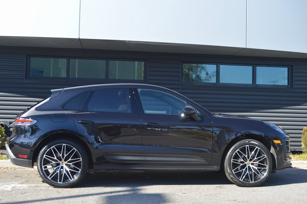 Used 2025 Porsche Macan image 8