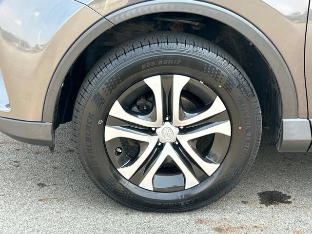 Used 2018 Toyota RAV4 LE w/ All Weather Liner Package AWD/4WD image 11