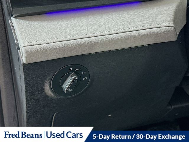 Used 2023 Volkswagen Taos SEL image 11