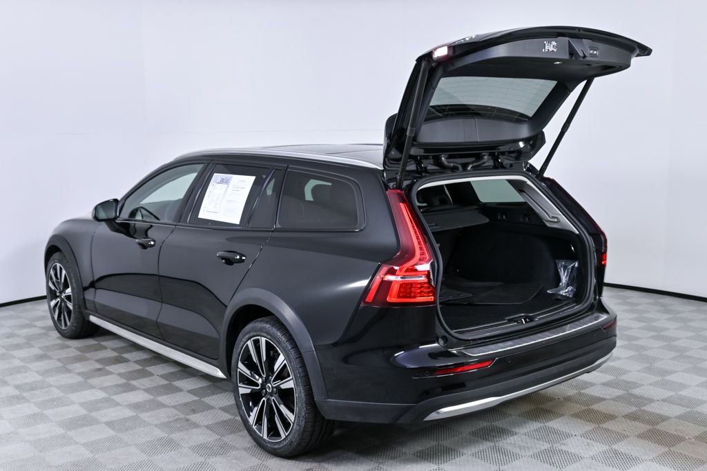 Certified 2024 Volvo V60 B5 Cross Country Ultimate image 34
