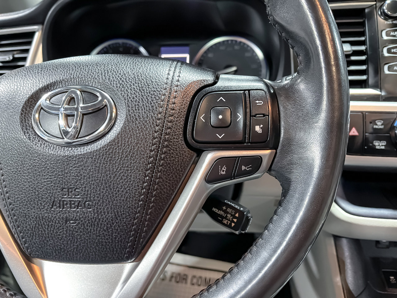 Used 2019 Toyota Highlander XLE image 23