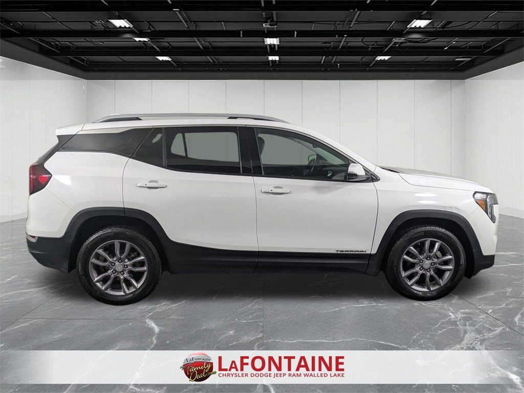 Used 2024 GMC Terrain SLT image 6