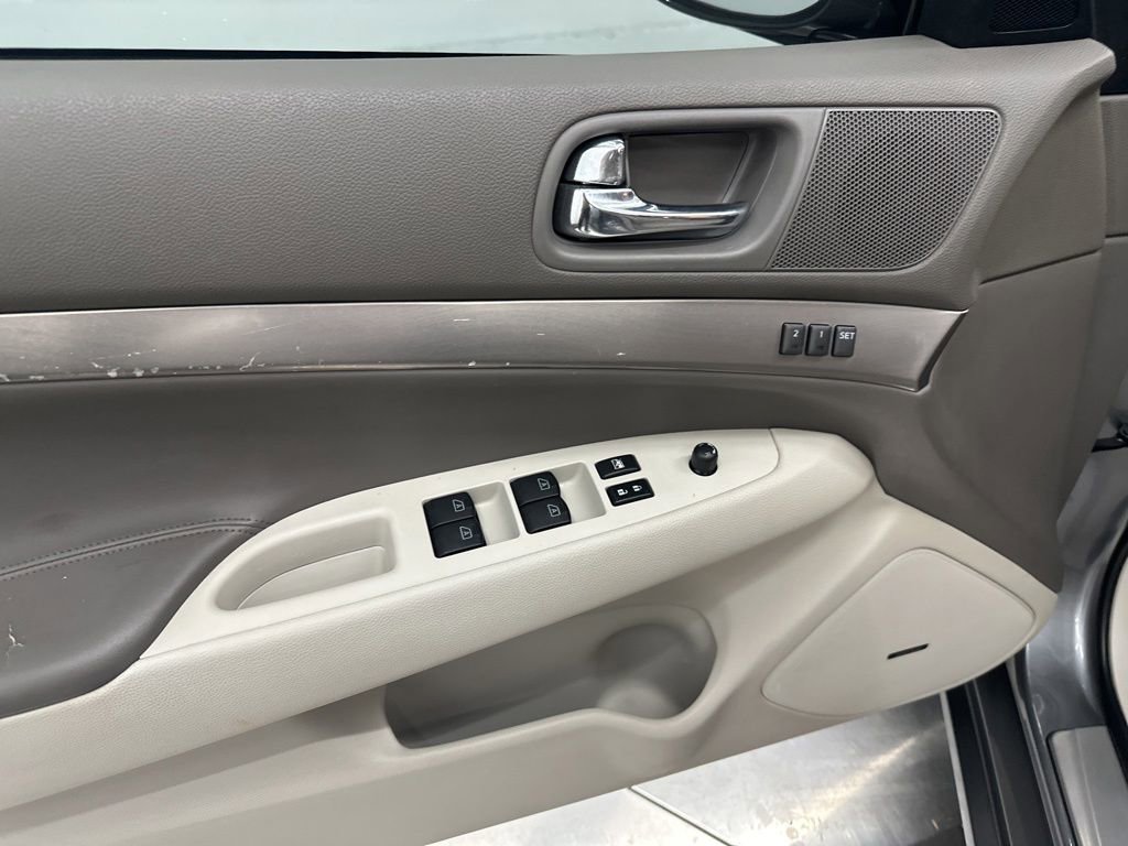 Used 2011 INFINITI G37 Sedan RWD image 7