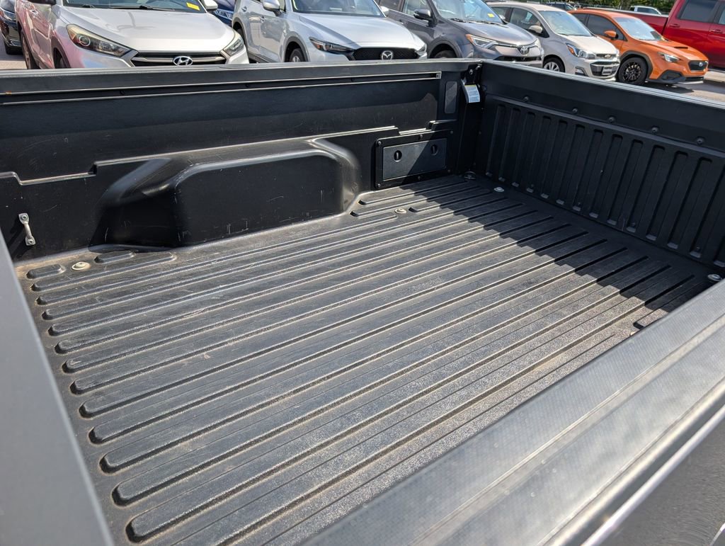 Used 2022 Toyota Tacoma SR5 w/ SR5 Appearance Package (SM) AWD/4WD image 9