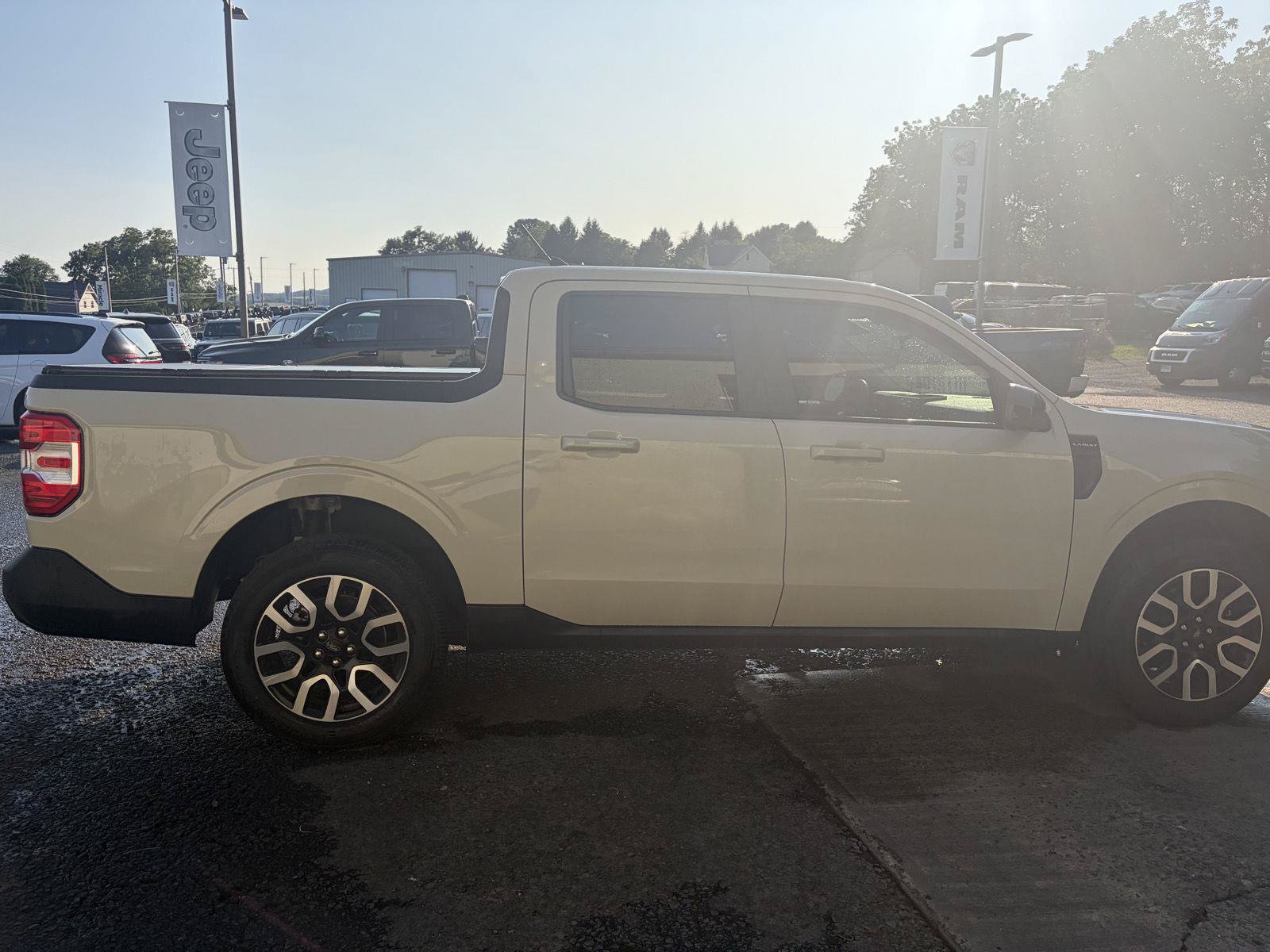 Used 2024 Ford Maverick Lariat w/ 4K Tow Package AWD/4WD image 9