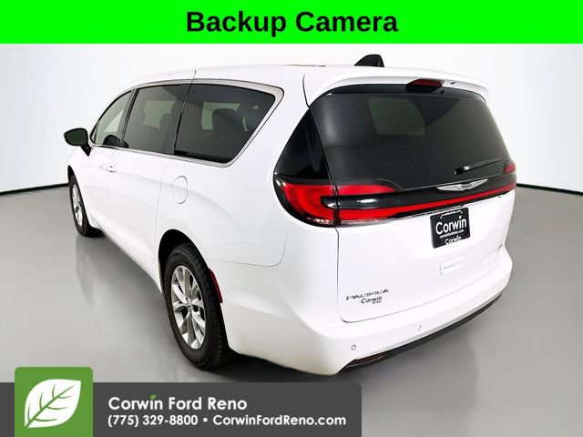 Used 2025 Chrysler Pacifica Select AWD/4WD image 5
