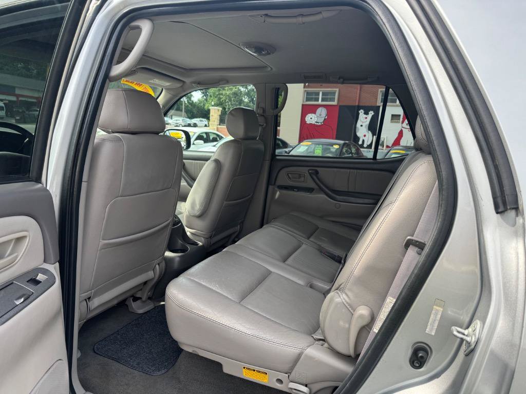 Used 2001 Toyota Sequoia Limited RWD image 13