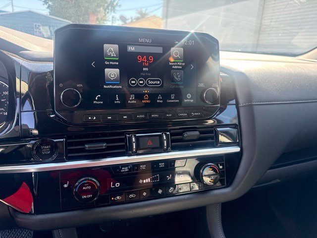 Used 2025 Nissan Pathfinder SL AWD/4WD image 9
