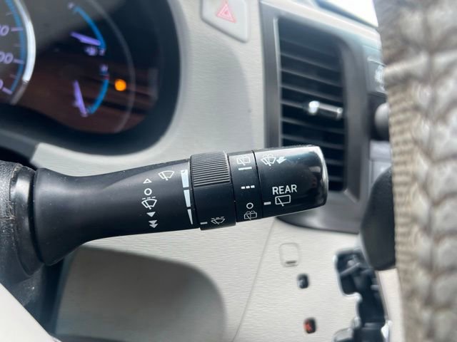 Used 2011 Toyota Sienna XLE w/ Entertainment Pkg FWD image 16