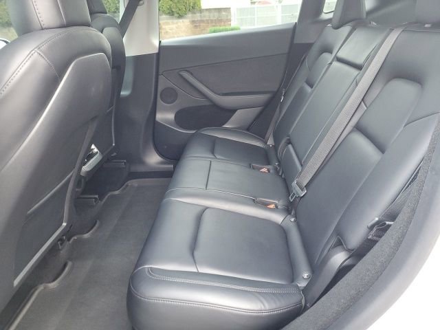 Used 2022 Tesla Model Y Performance image 13