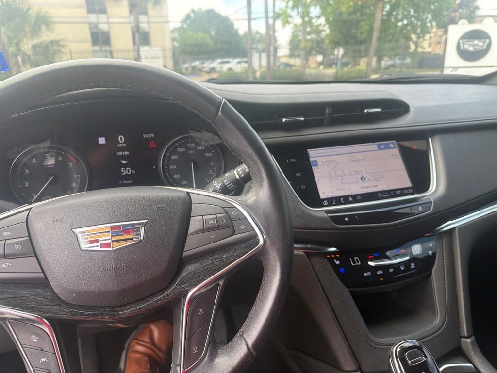 Certified 2023 Cadillac XT5 Premium Luxury w/ Technology Package FWD image 5