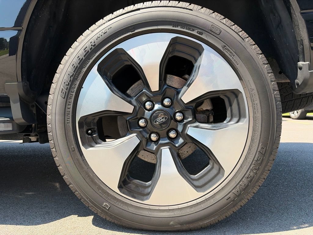 Used 2022 Ford F150 Lightning Platinum AWD/4WD image 21