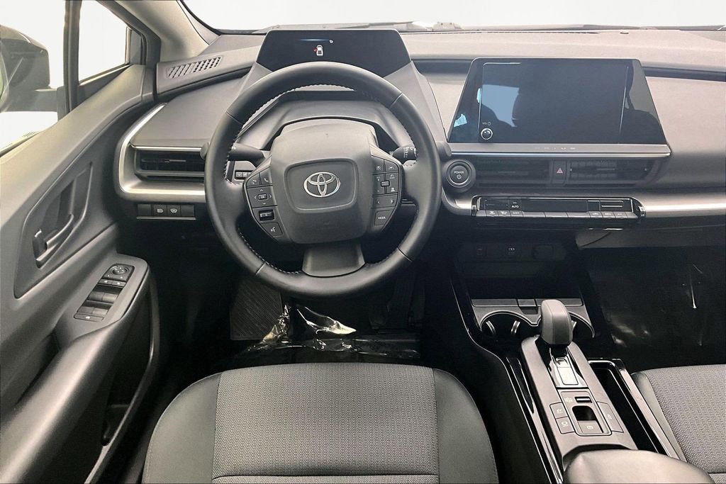Used 2025 Toyota Prius LE image 5