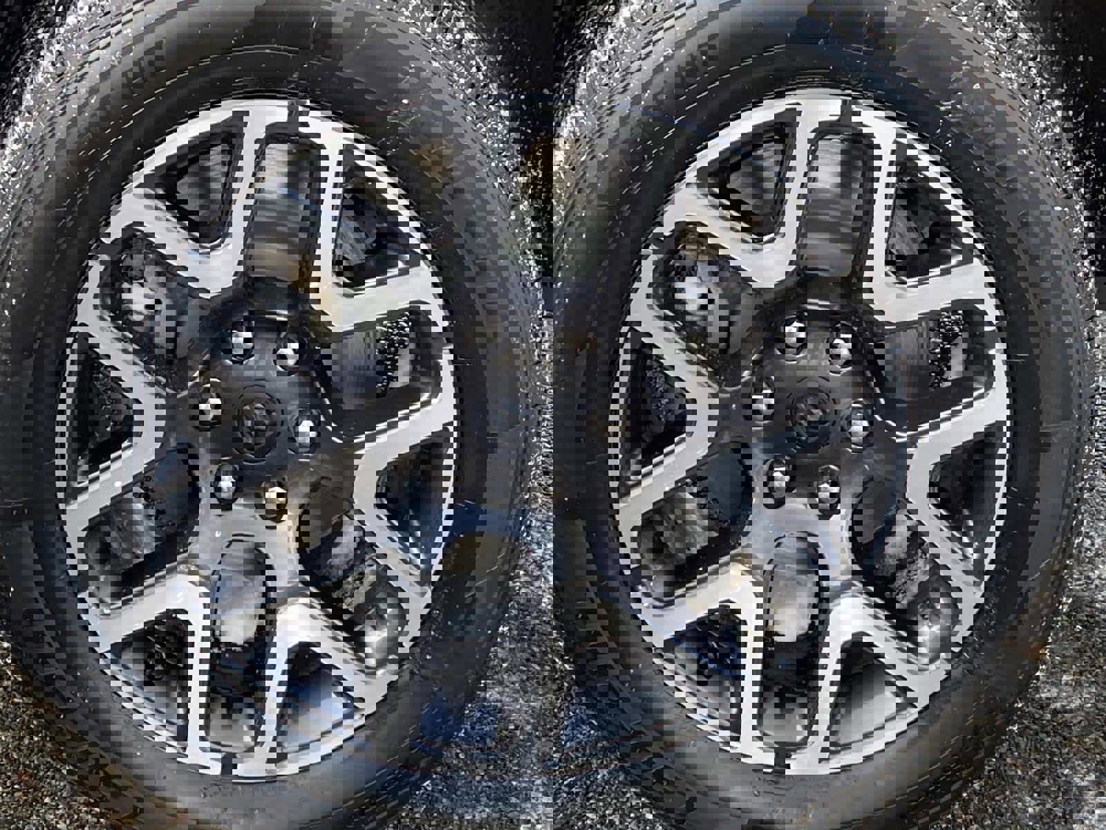 Certified 2025 RAM 1500 Laramie image 25