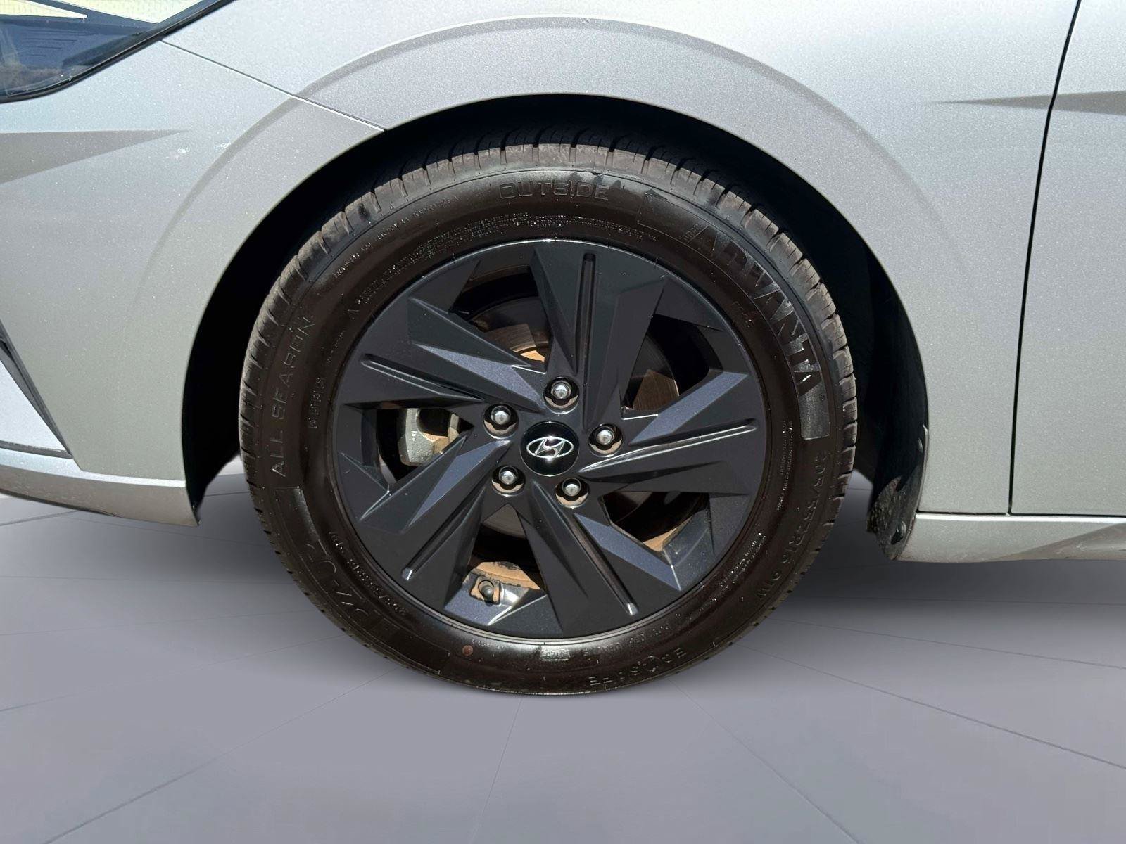 Used 2021 Hyundai Elantra SEL FWD image 11