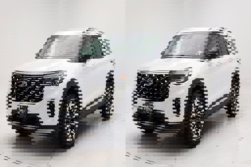 Used 2026 Ford Explorer Platinum w/ LUX Leather Package image 2