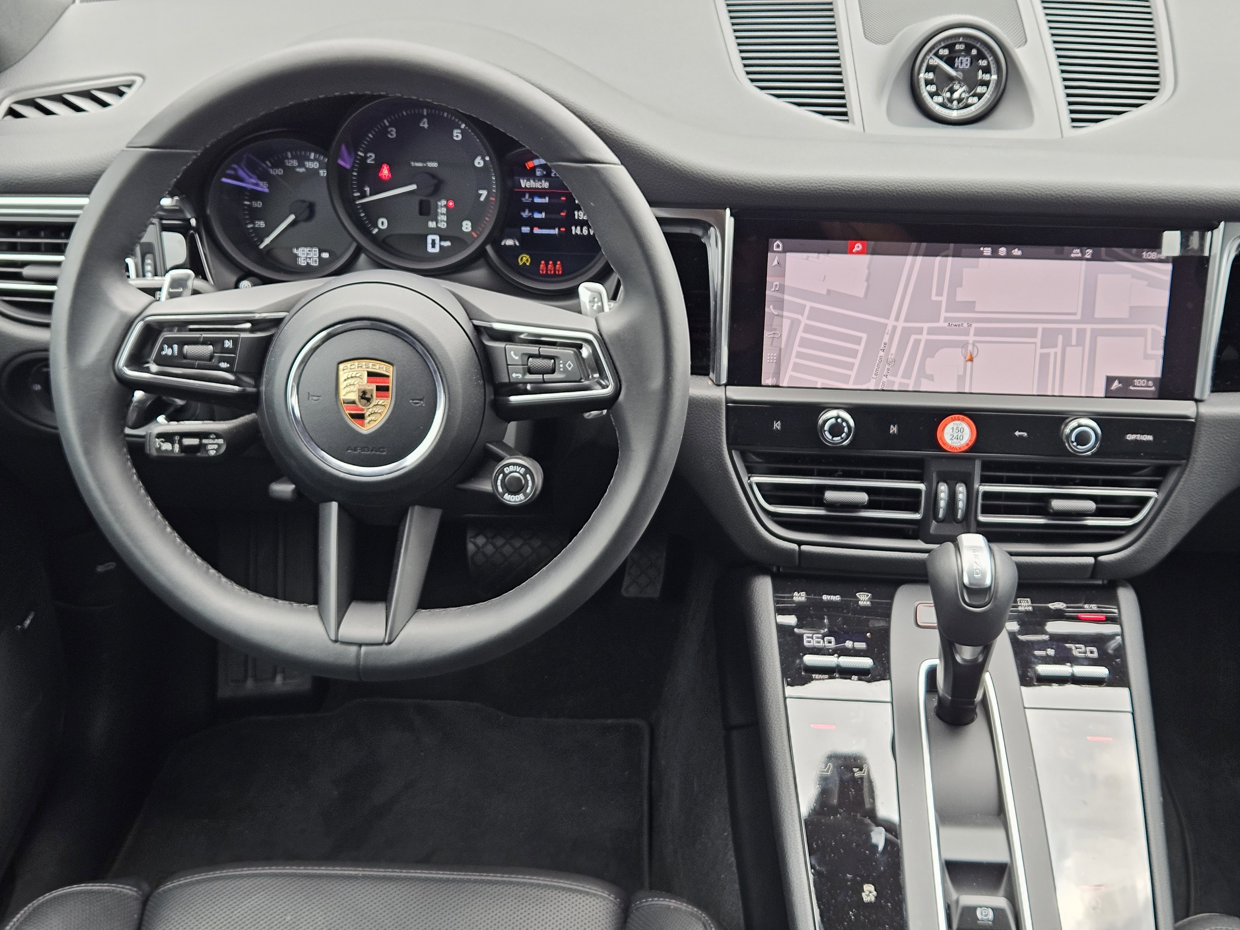 Used 2026 Porsche Macan image 25