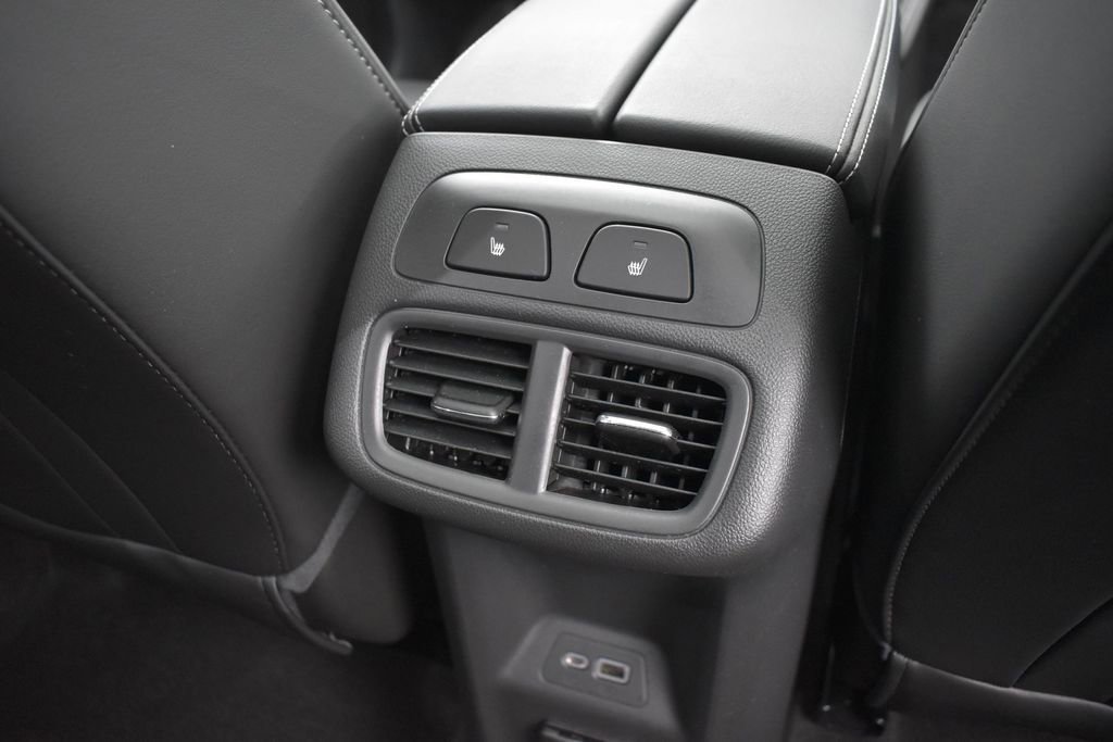 Used 2023 Buick Envision Avenir AWD/4WD image 33