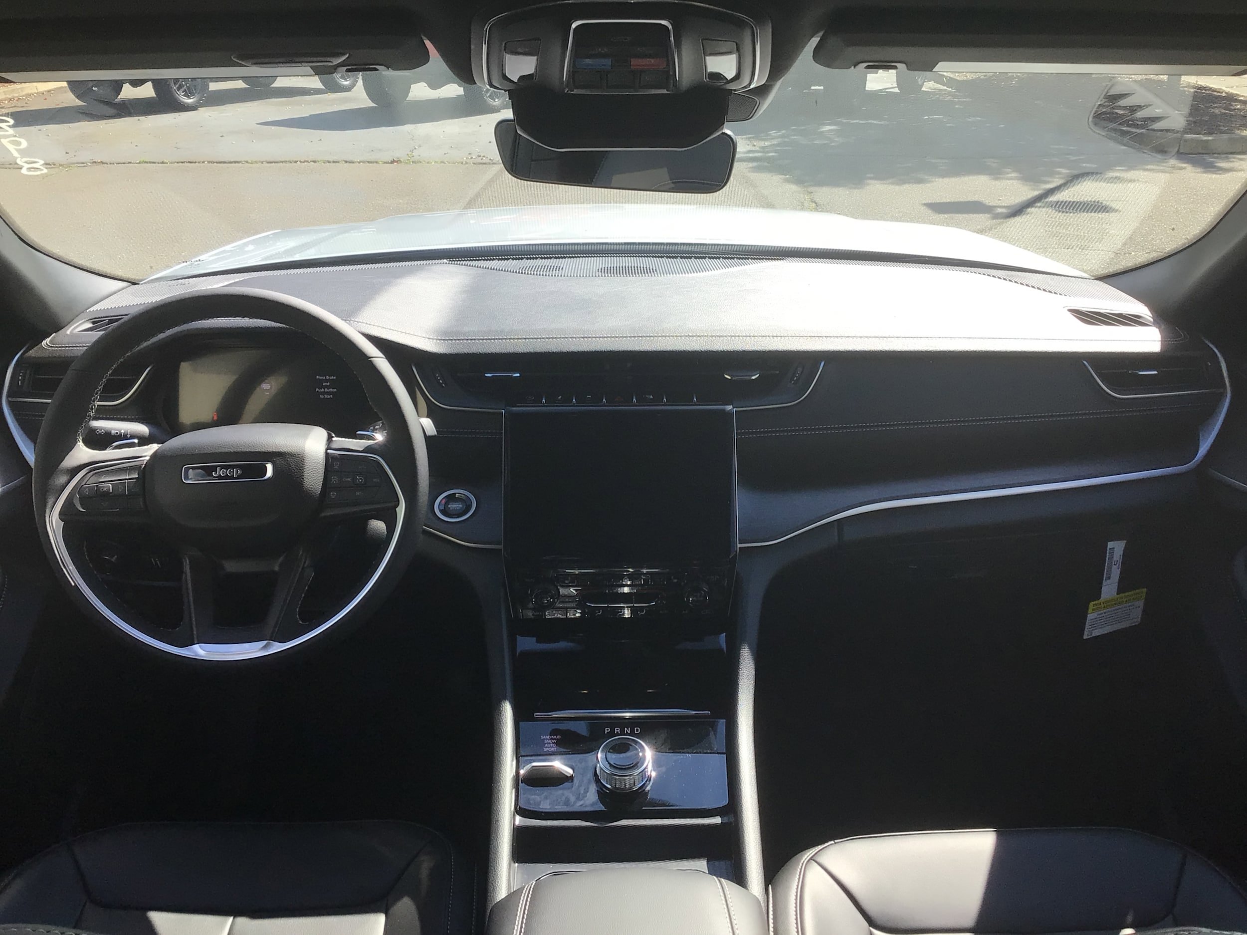 New 2025 Jeep Grand Cherokee Limited w/ Black Appearance Package image 10