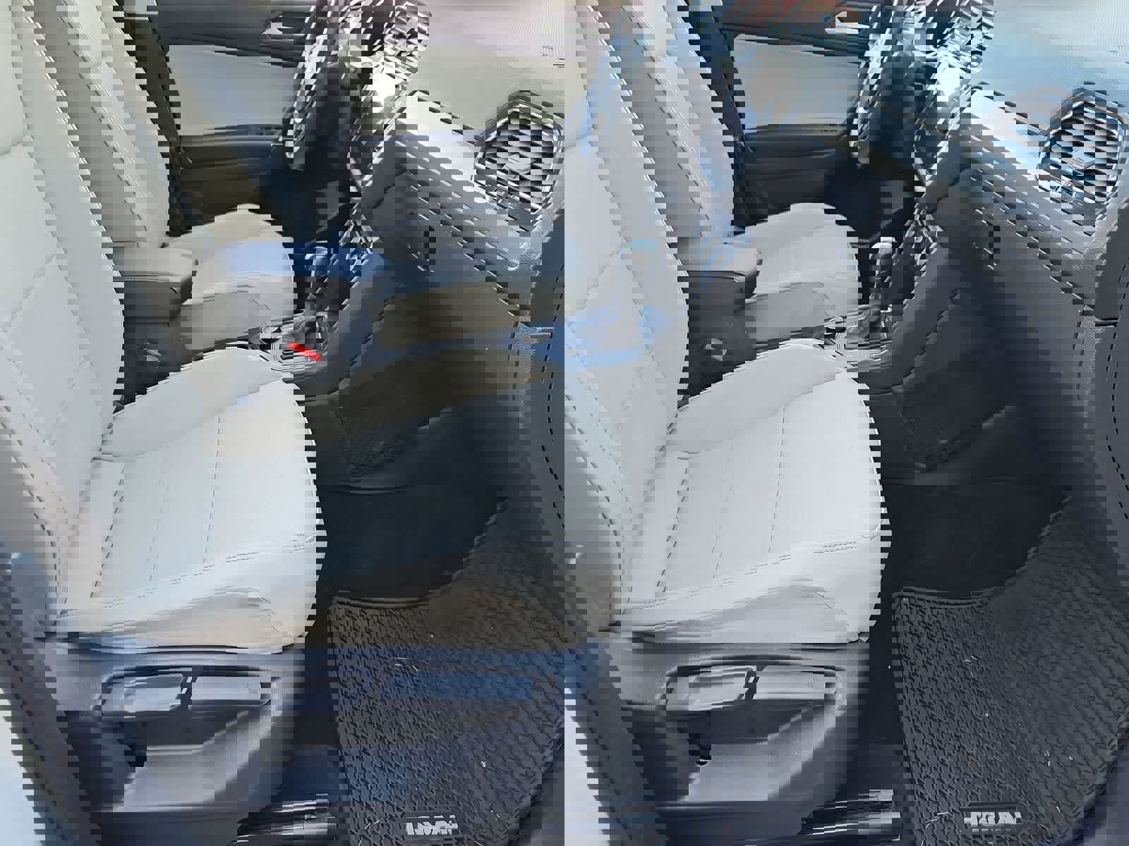 Used 2020 Volkswagen Tiguan SE w/ Panoramic Sunroof Package image 23