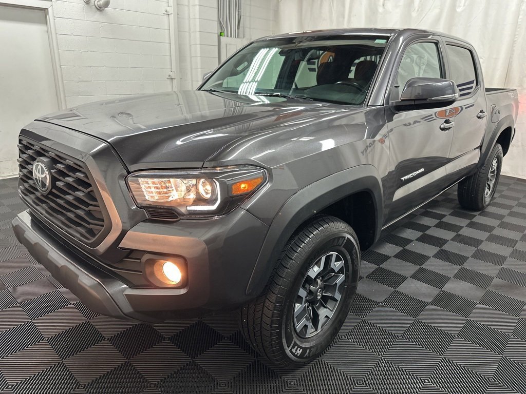 Used 2021 Toyota Tacoma TRD Off-Road image 2