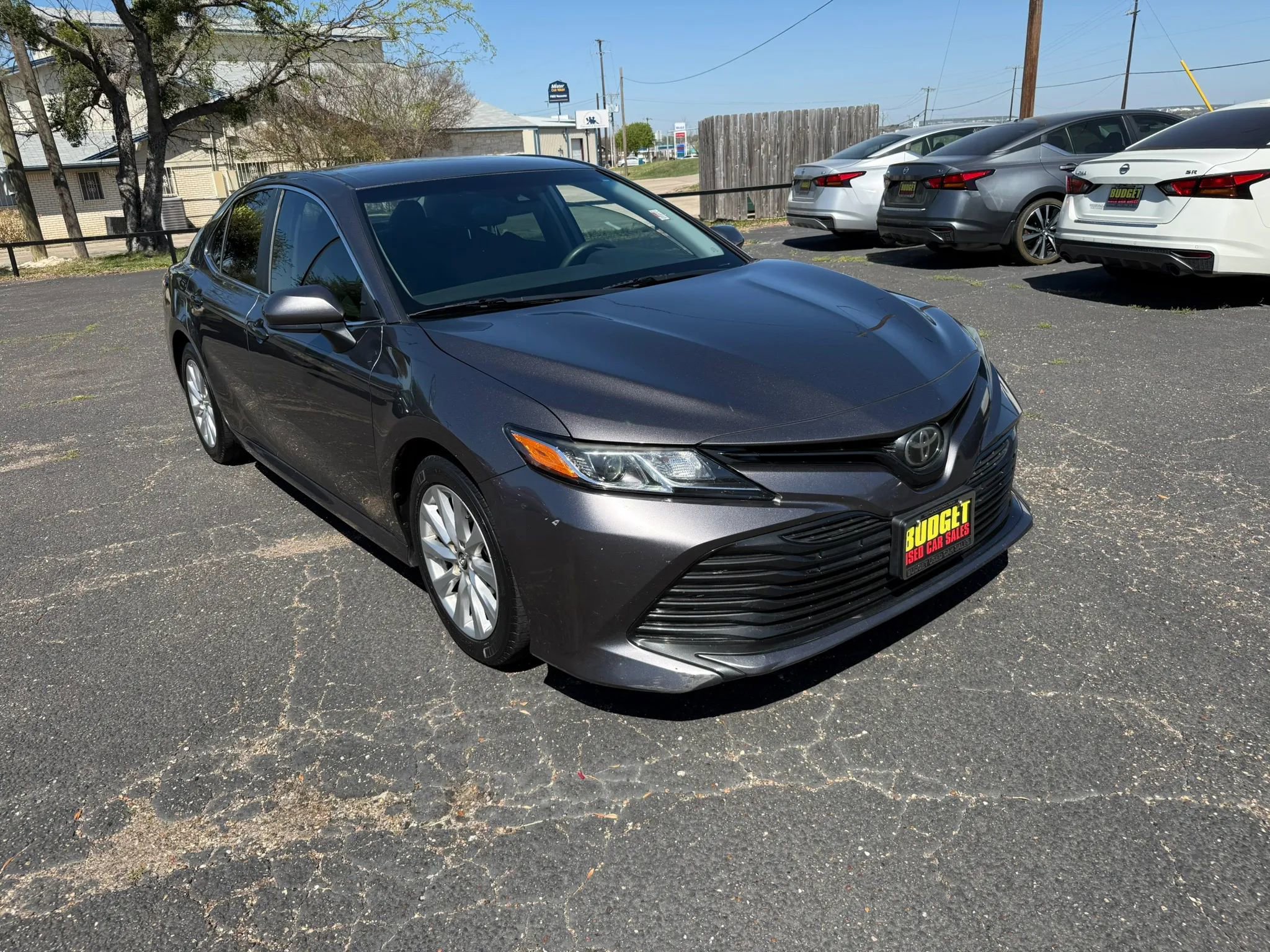 Used 2019 Toyota Camry LE FWD image 3