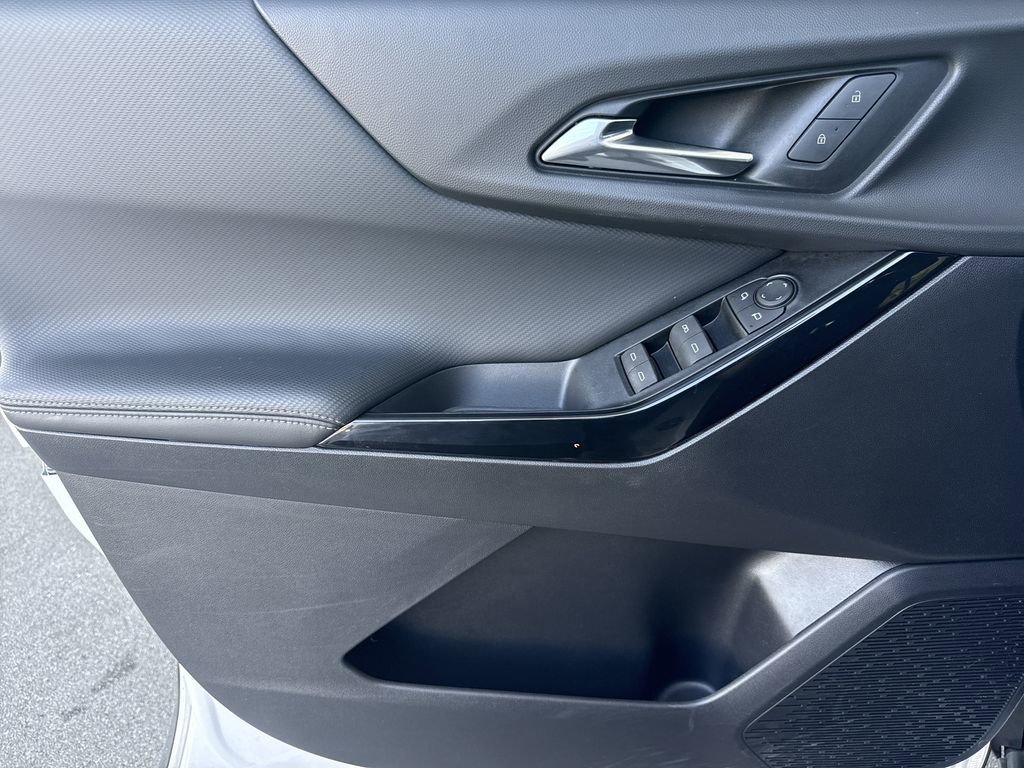 Used 2025 Chevrolet Equinox LT image 19