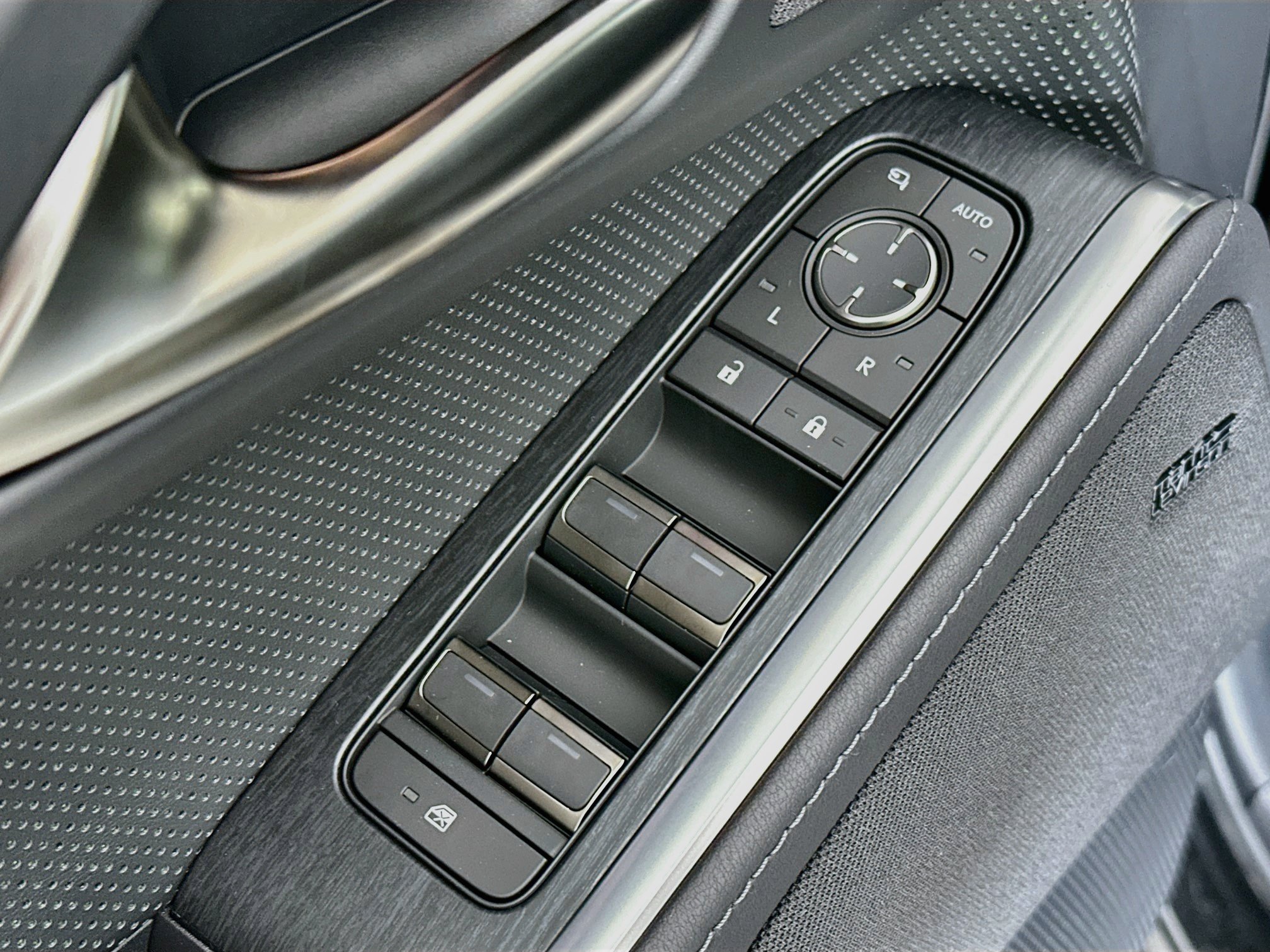New 2026 Lexus GX 550 AWD/4WD image 17