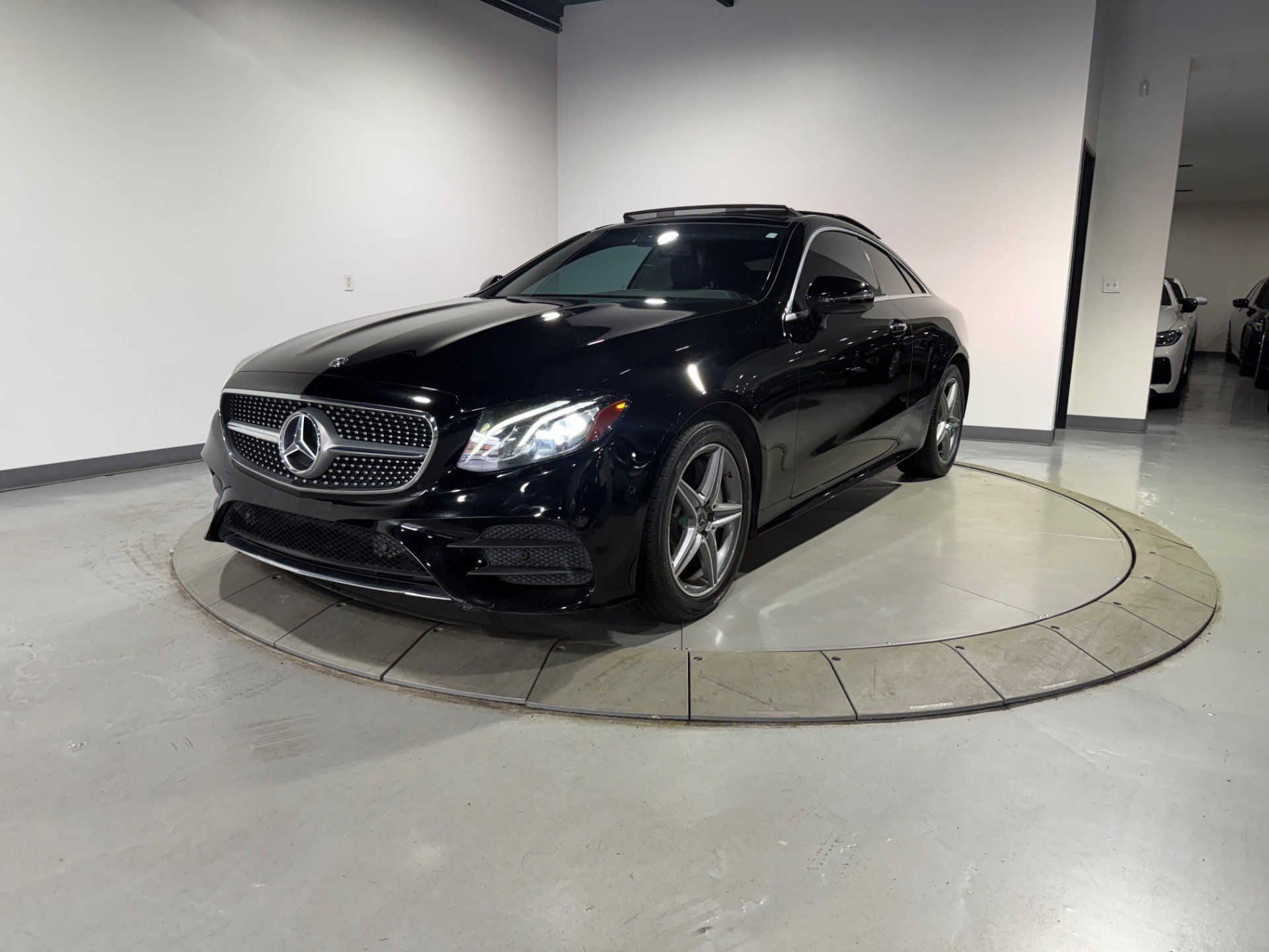 Used 2018 Mercedes-Benz E 400 4MATIC Coupe image 5