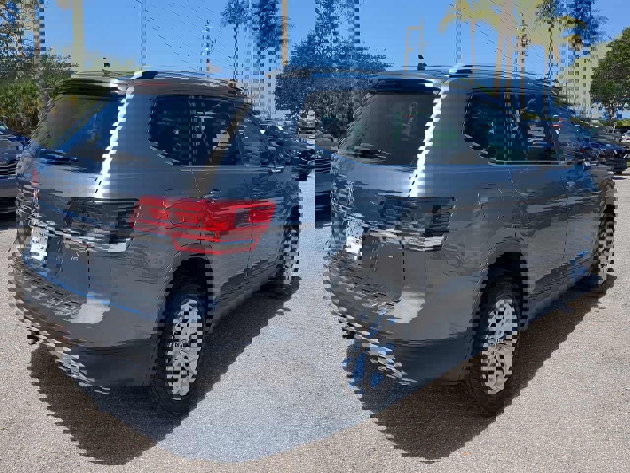 Used 2019 Volkswagen Atlas SE w/ Towing Package image 5