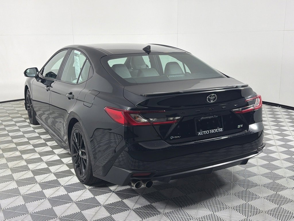 Used 2025 Toyota Camry SE FWD image 6